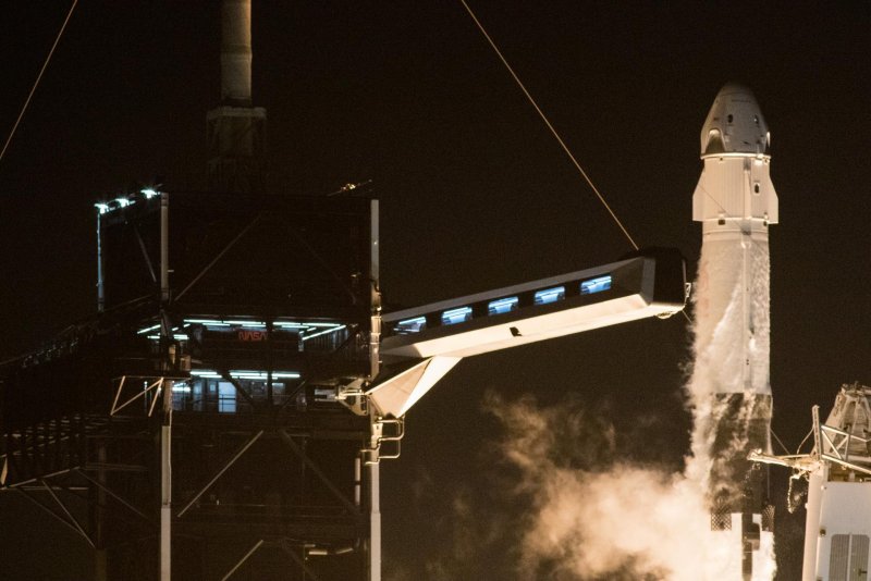 SPACEX Crew Dragon МКС