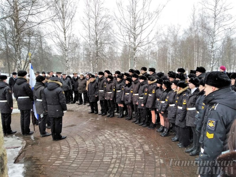Подводная лодка Джевецкого. Памятник в Гатчине