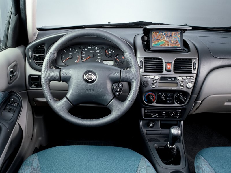 Nissan Almera n16 2005