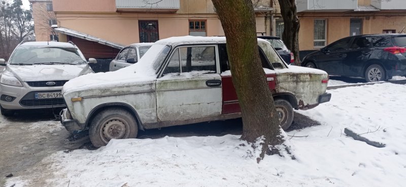 Ржавый Форд Мустанг