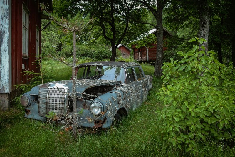 Заброшенный Мерседес в190