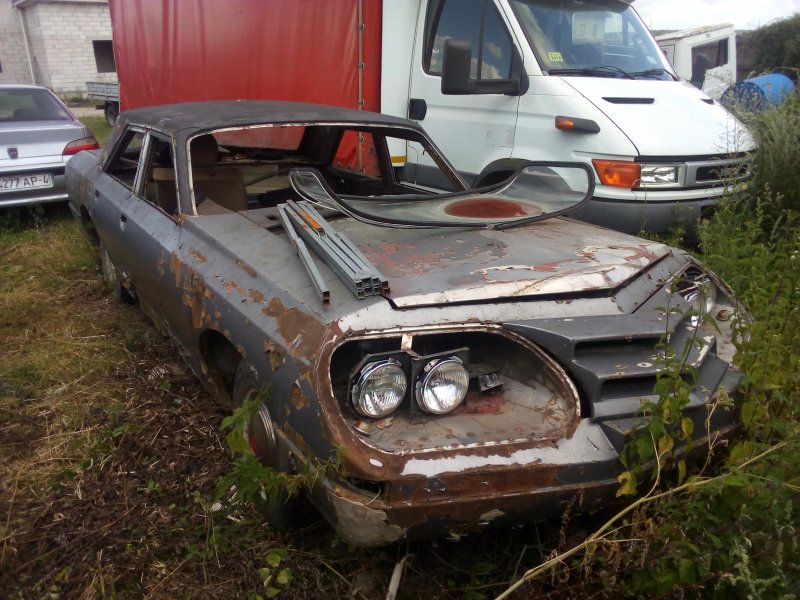 АВТОХЛАМ во дворе