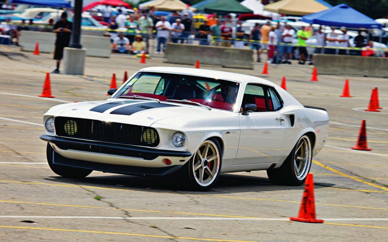 Ford Mustang Shelby gt500 гонка