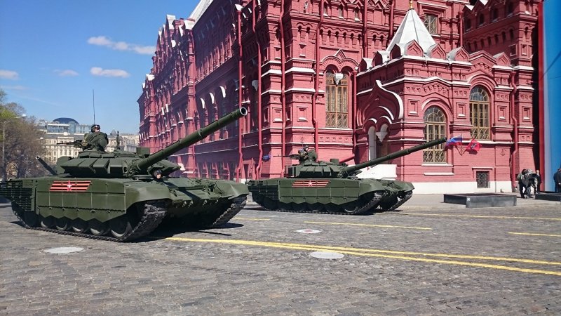 Танк т-72 на параде