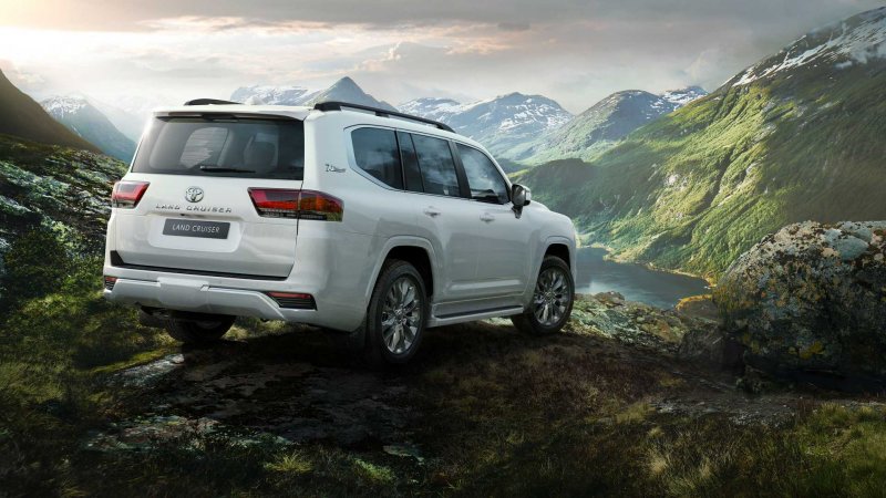 Новый Toyota Land Cruiser 300