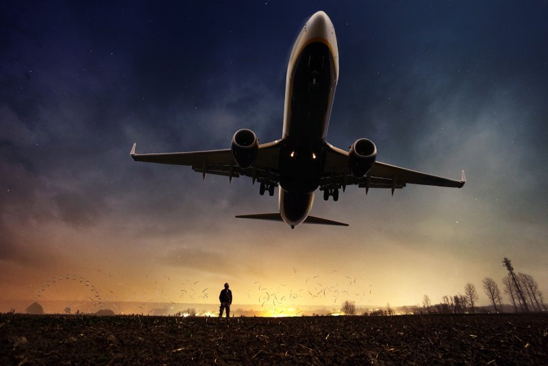 Боинг 777 ночью