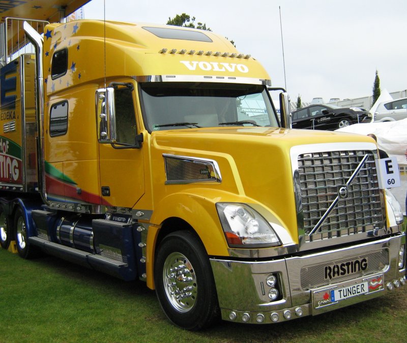 Volvo тягач vt880