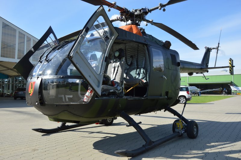 MBB bo 105 кабина