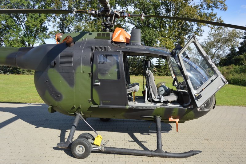 MBB bo 105 кабина