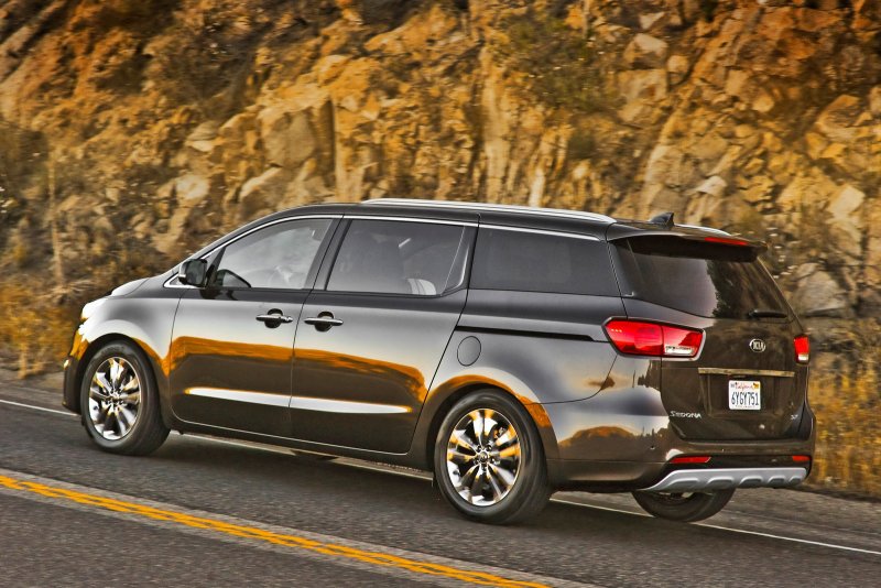 Kia минивэн Sedona