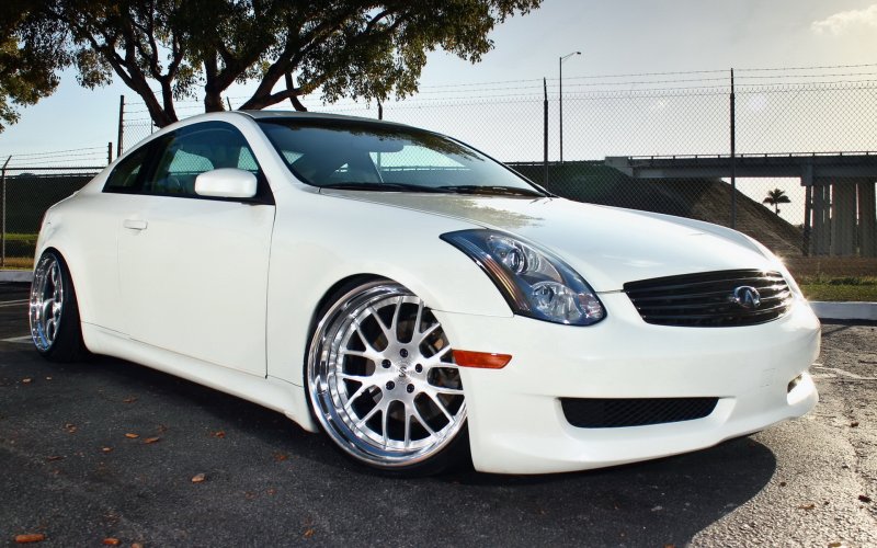 Infiniti g35 White
