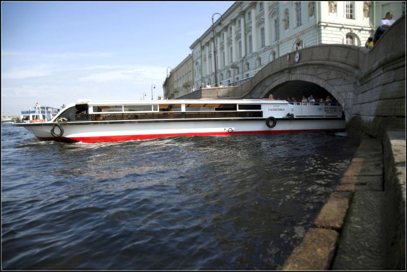 Теплоход генерал Санкт-Петербург
