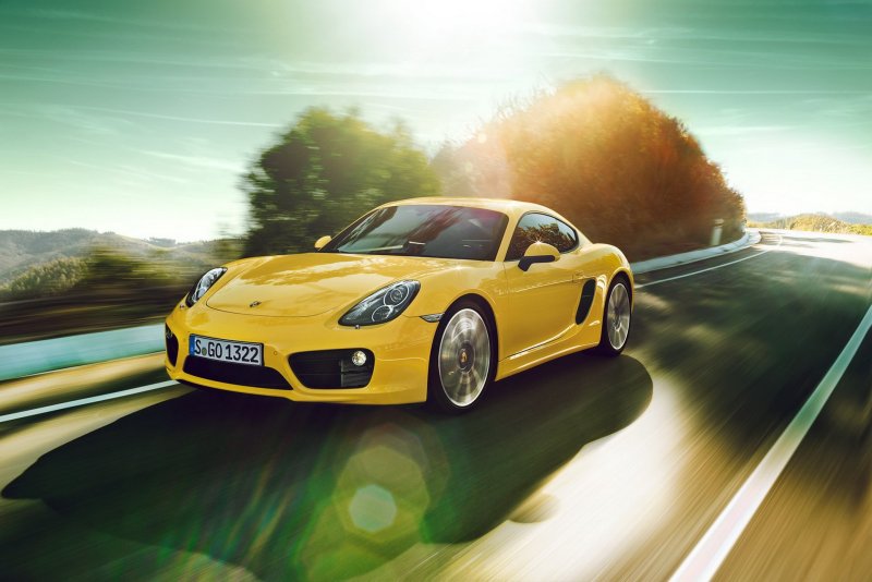 Porsche Cayman желтый