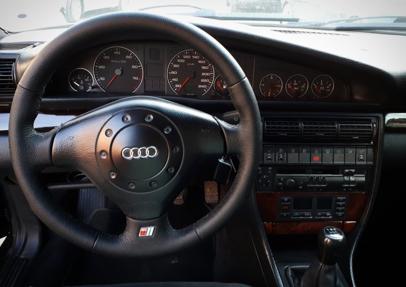 Руль Audi s4 c4