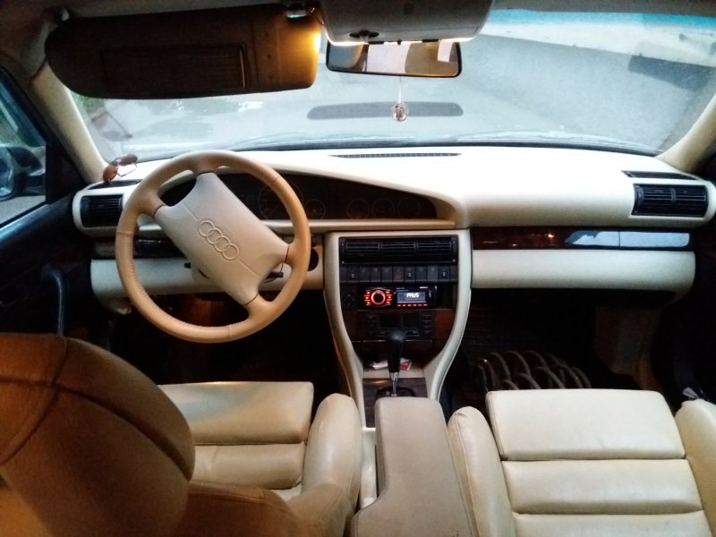 Audi a6 c4 салон белая кожа