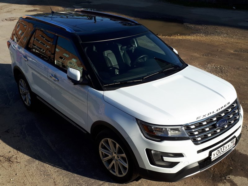 Ford Explorer 2016 белый