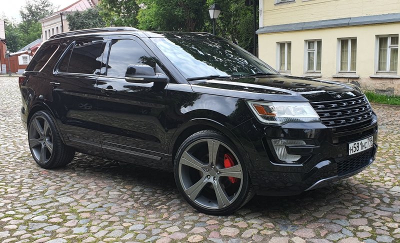 R20 Ford Explorer 5 Titanium