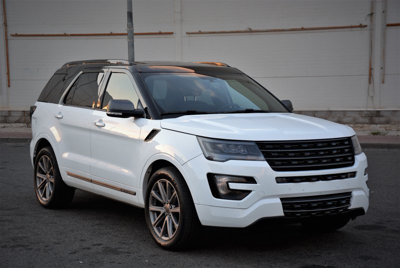 Ford Explorer 2017 Headlights