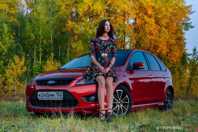 Осенняя фотосессия с машиной