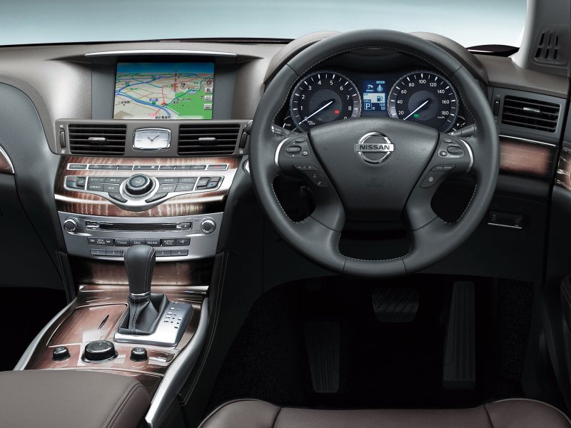 Nissan Fuga 2017
