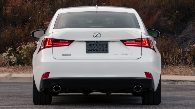 Lexus is 350 2014 сзади