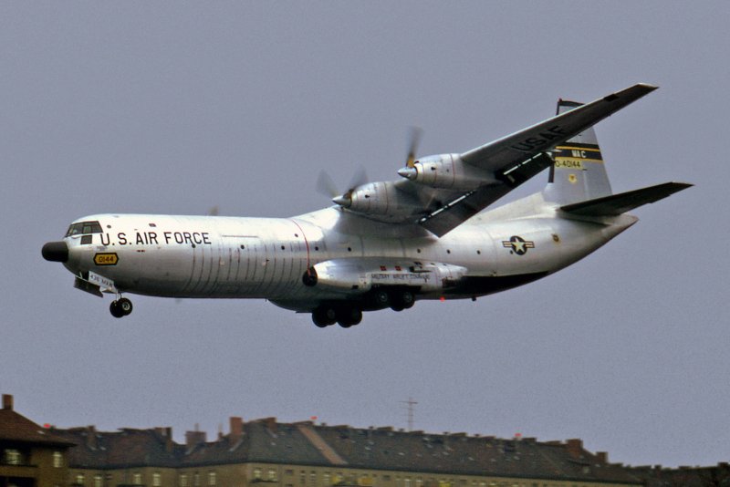 Douglas c-133