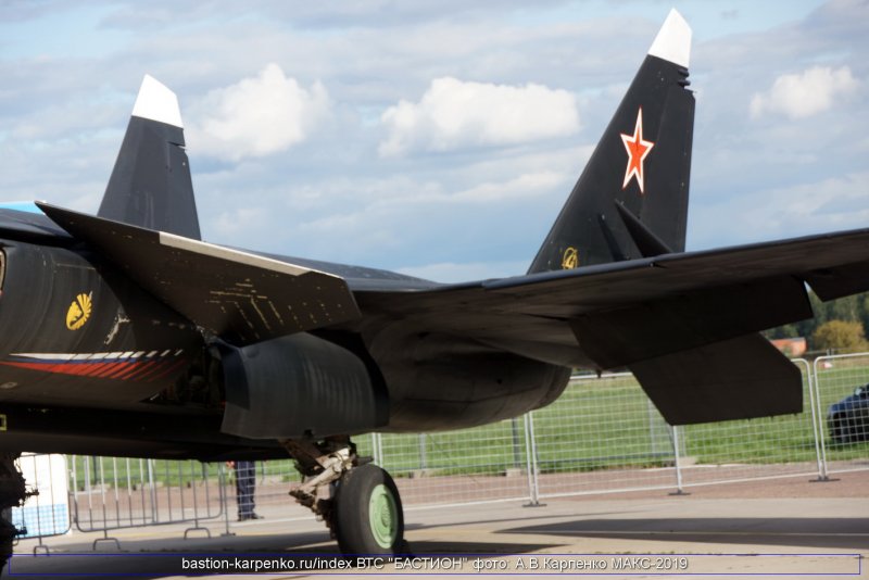 Су-47 реактивный самолёт