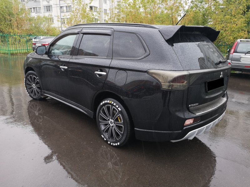 Митсубиси Аутлендер 13
