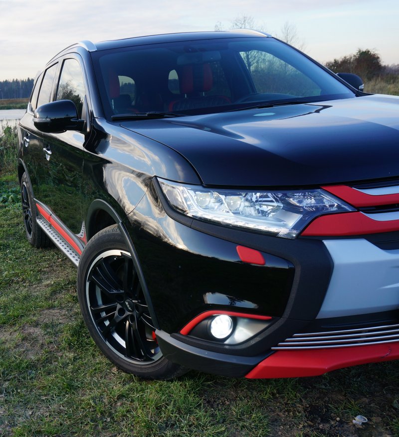 Mitsubishi Outlander 4