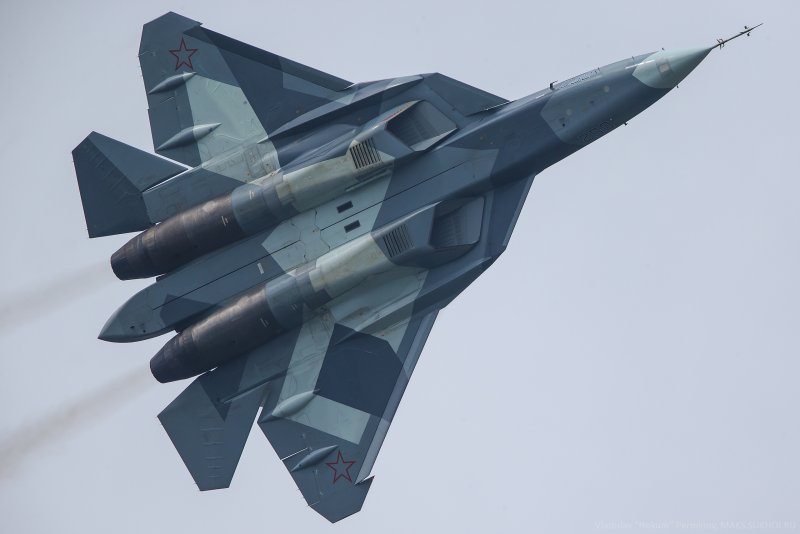 Истребитель пятого поколения Су 57