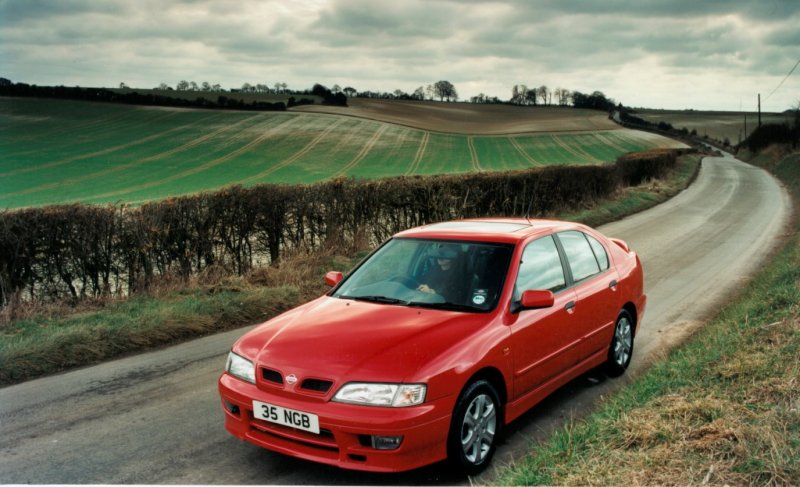 Nissan primera p11 хэтчбек