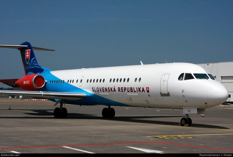 Fokker 100 самолет салон