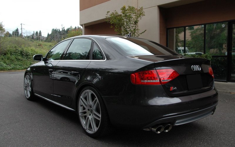 Audi a4 b8 r18