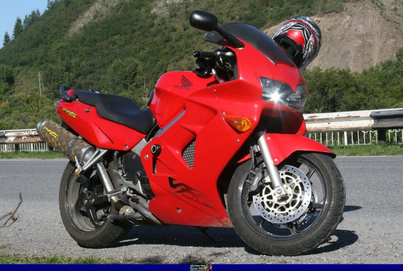 Мотоцикл Honda VFR 800