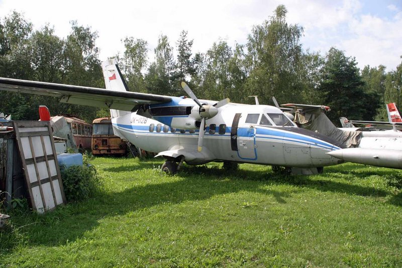 TP 410 самолет