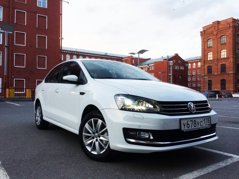 Volkswagen Polo sedan белый