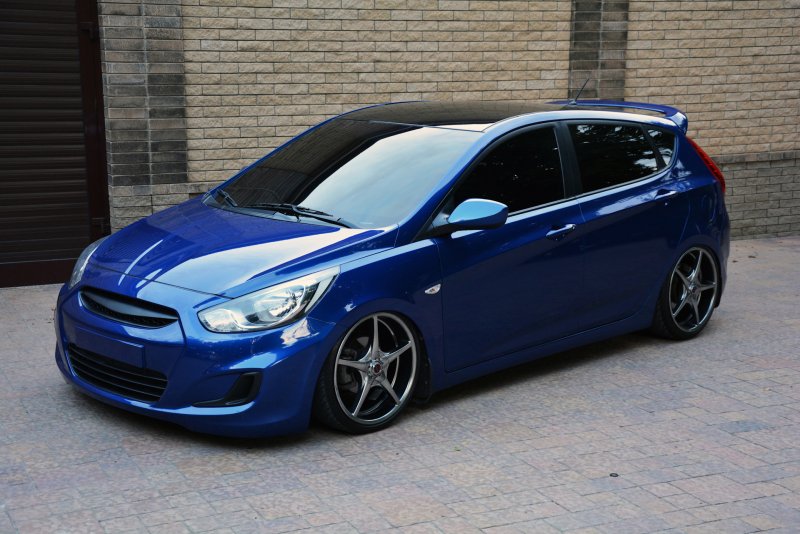 Hyundai Solaris Black 2018 Tuning