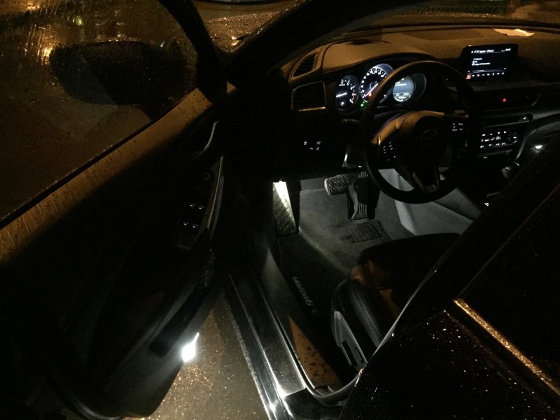 Mazda 6 салон ночью