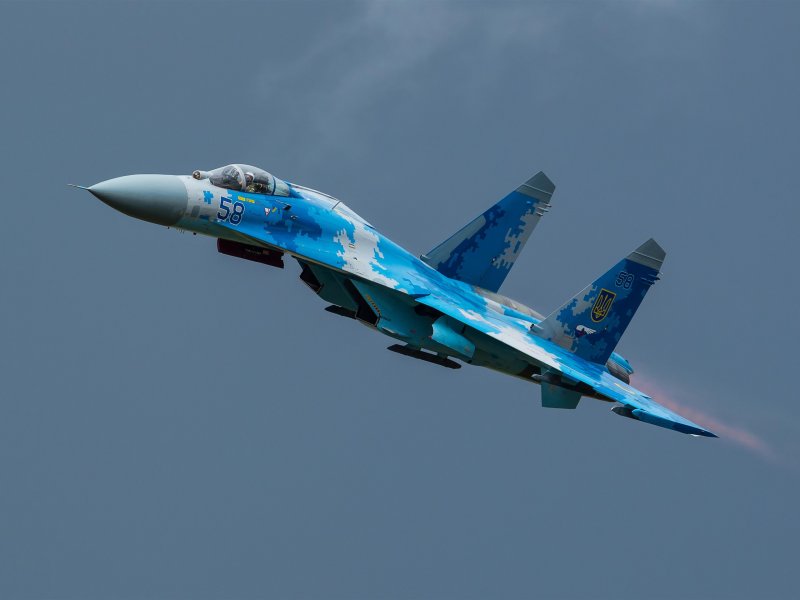 Истребитель Су-27