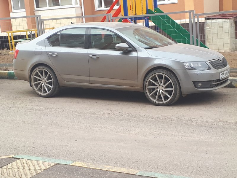 Skoda Octavia r20