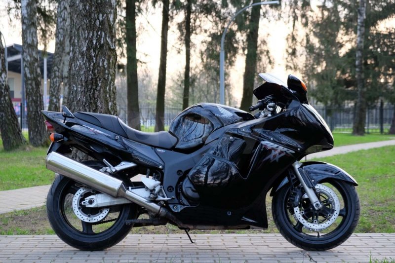 Хонда СБР 1100 Дрозд