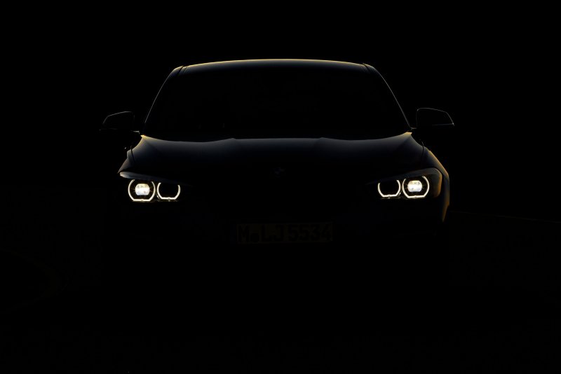 BMW В темноте