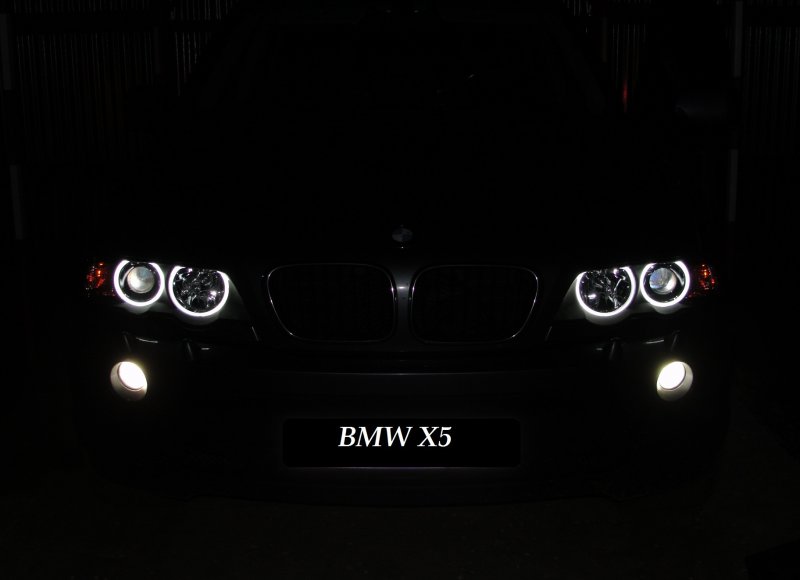 BMW 5 ангельские глазки