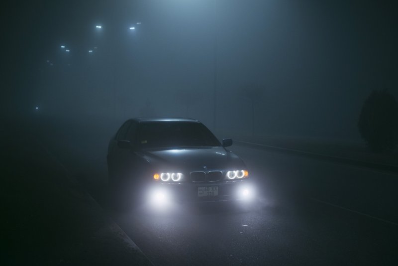 BMW m5 тумане
