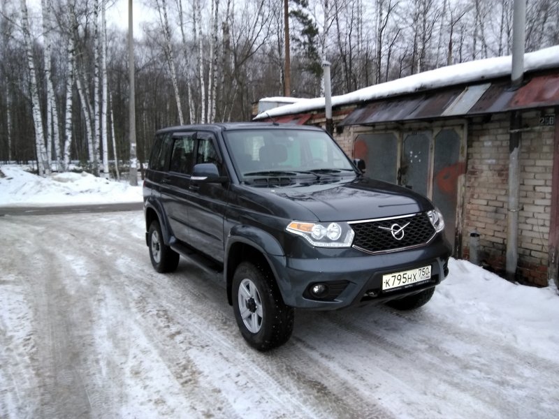 УАЗ Патриот 2018 серый металлик