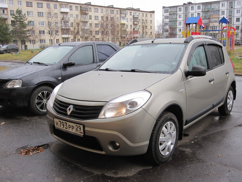Renault Logan 2018 бежевый