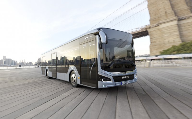 Man Lion's coach r08