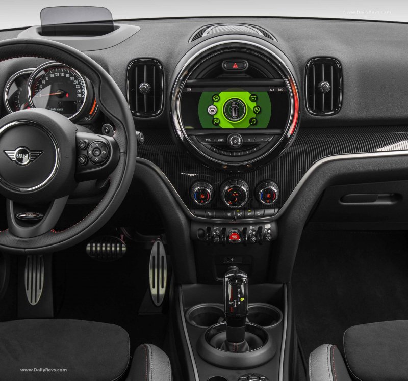 Mini Cooper Countryman 2017 интерьер