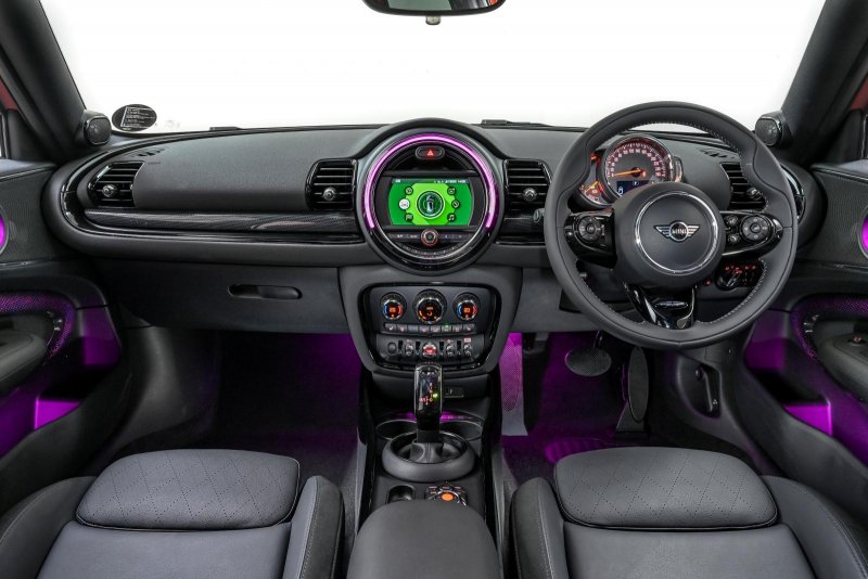 Mini Cooper Clubman 2019 салон