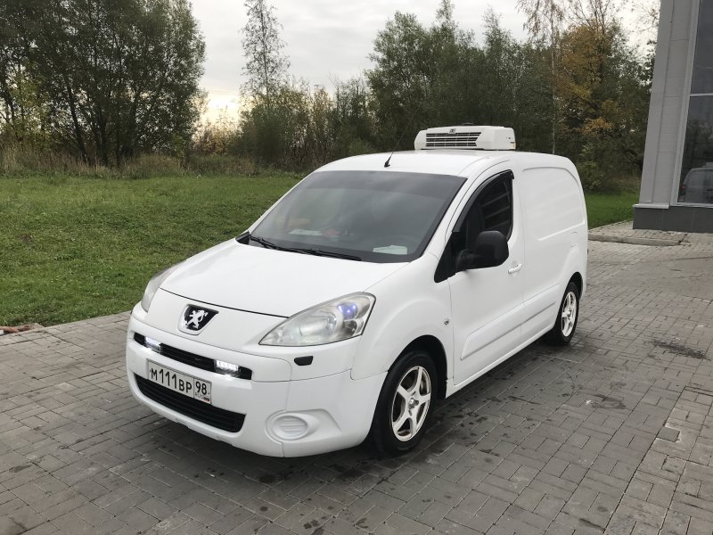 Peugeot partner Tepee белый